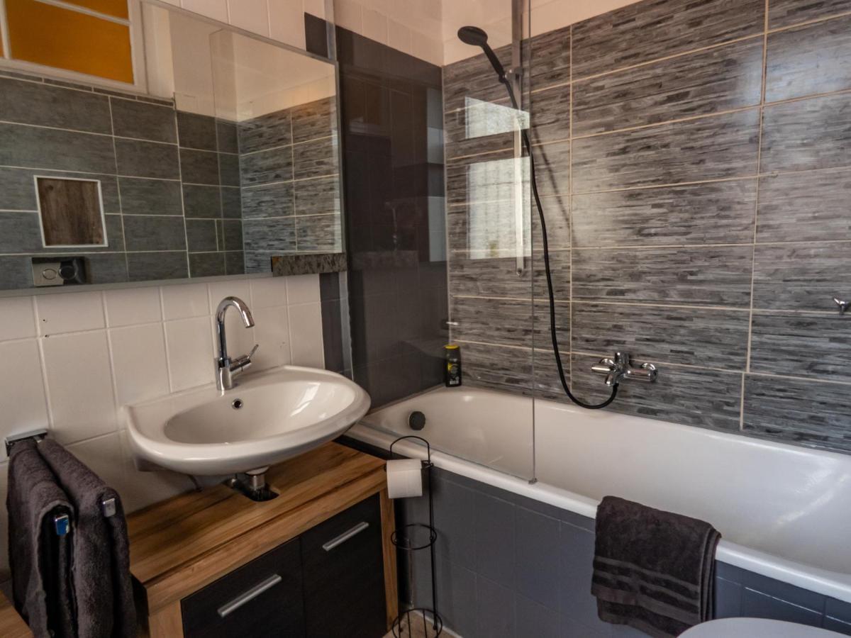#214 Lux-Flat Im Herzen Von Neuss Mit Netflix & Prime Exterior photo